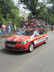907306 Afbeelding van de materiaalwagen van de wielerploeg 'Lotto Soudal' in de eerste etappe van de Tour de France op ...